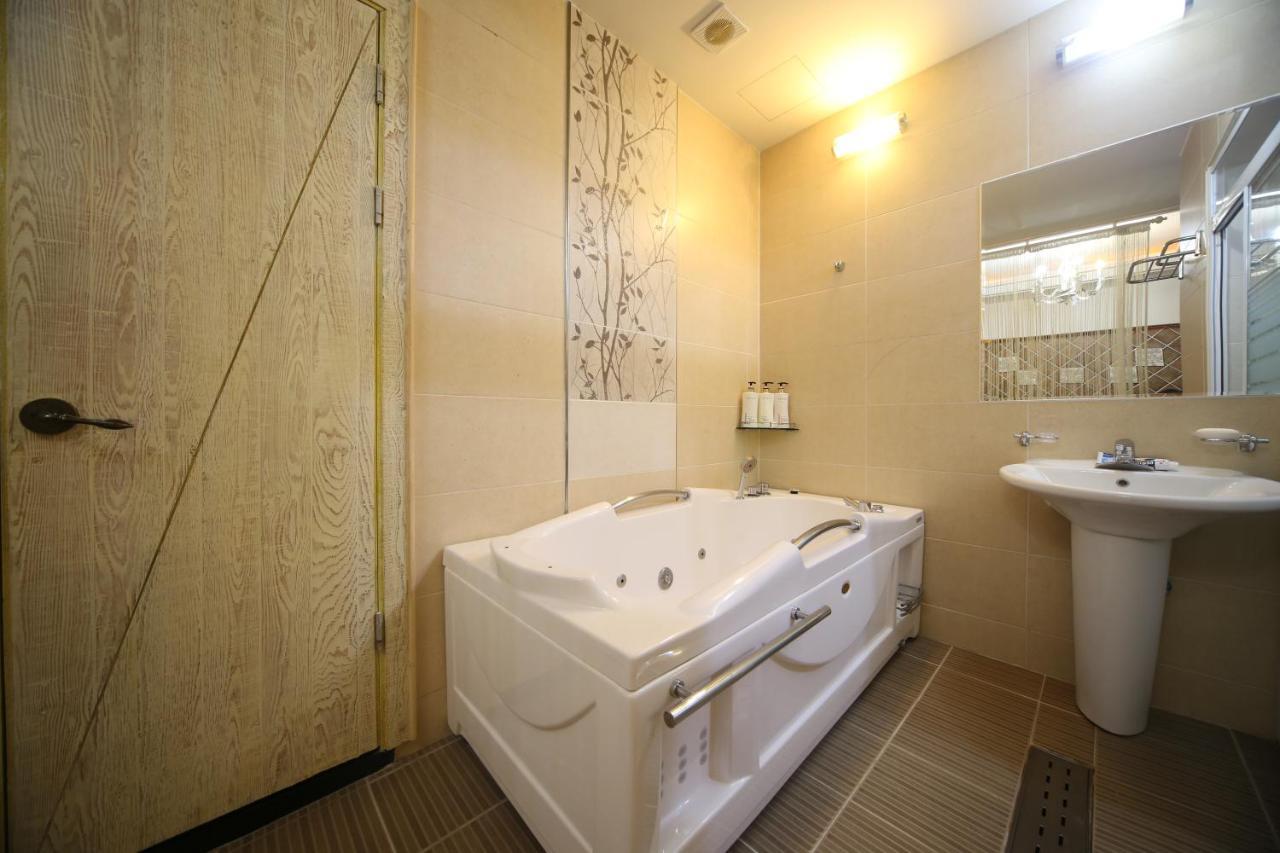 Dubai Hotel Daejeon Exterior photo